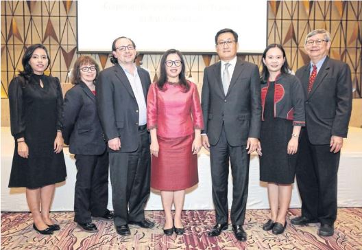 Photo News: Column SOCIAL SCENE: ADDRESSING CORRUPTION