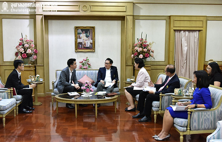 จุฬาฯให้การต้อ�Ȩ��ับผู้บริหารมหาวิทยาลัยประเทศสิงคโปร์