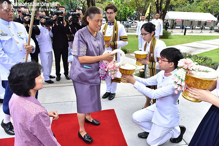 พิธีพระราชทานปริญญาบัตรบัณฑิตจุฬาฯ ปีการศึกษา 2560 วันที่สอง