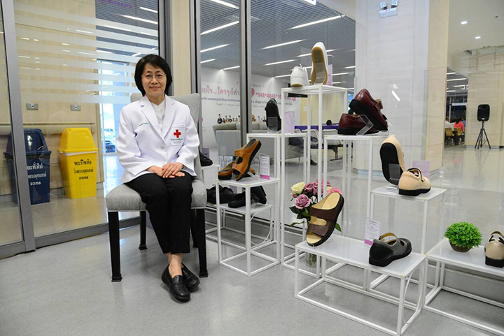 Orthopedic Shoes for Seniors and Diabetics