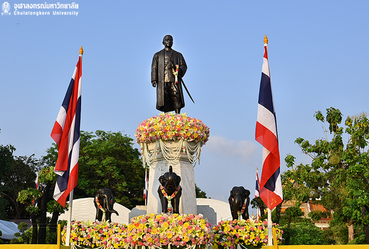 พิธีวางพุ่มดอกไม้ถวายสักการะพระบาทสมเด็จพระพุทธเลิศหล้านภาลัย 2562