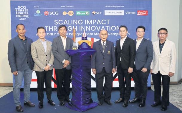 Photo News: Column SOCIAL SCENE: NEW CHALLENGE
