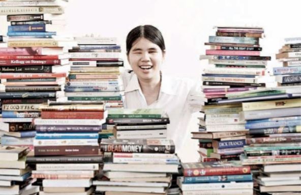 “นักเขียนปิดตา” ศิลปินยอดนักสู้ ที่สายตาพิการ แต่ความฝันไม่พิการ!!