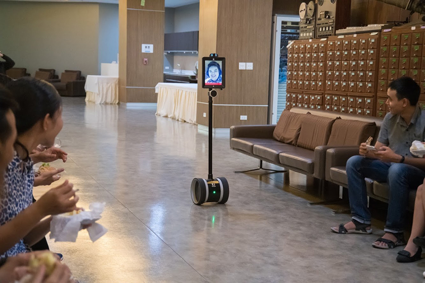 “Mobile Telepresence Robotics” ที่สำนักงานวิทยทรัพยากร จุฬาฯ