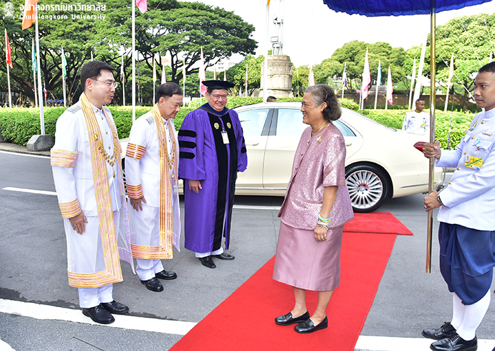 สมเด็จพระกนิษฐาธิราชเจ้า กรมสมเด็จพระเทพรัตนราชสุดาฯ สยามบรมราชกุมารีเสด็จฯ พระราชทานปริญญาบัตรแก่บัณฑิตจุฬาฯ ปีการศึกษา 2561  วันแรก