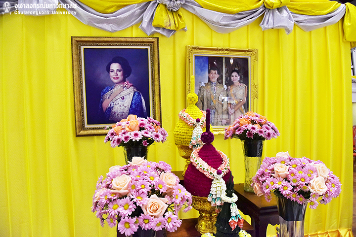 พิธีทำบุญตักบาตร๶�พื่อถวาย๶�ป็�Ȩ��ระราชกุศล