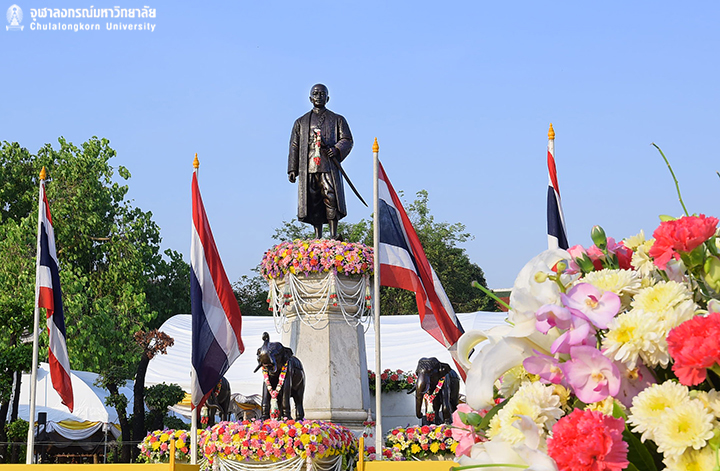 พิธีวางพุ่มดอกไม้ถวายสักการะพระบาทสมเด็จพระพุทธเลิศหล้านภาลัย 2563