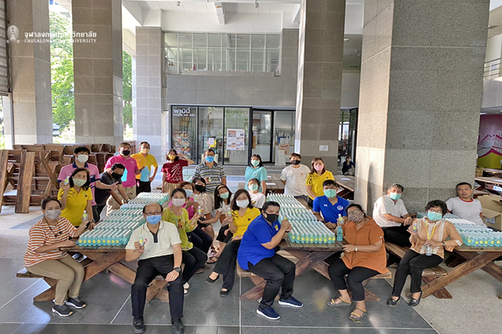 รวมพลังจิตอาสาวิทยาศาสตร์ จุฬาฯ ผลิตเจลแอลกอฮอล์มอบให้หน่วยงานต่างๆ