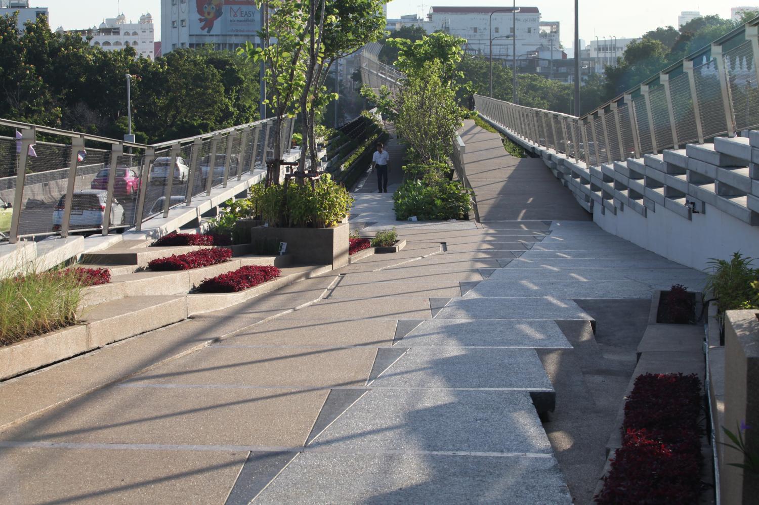 Sky park bridges old Chao Phraya communities