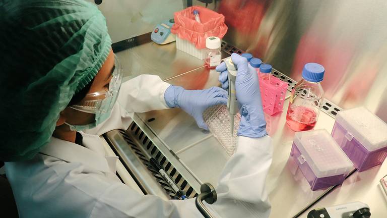 Thai scientists race to develop homemade COVID-19 vaccine amid second wave of infections