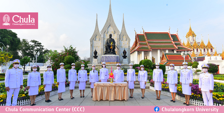 พิธีวางพุ่มดอกไม้ถวายสักการะพระบาทสมเด็จพระนั่งเกล้าเจ้าอยู่หัว