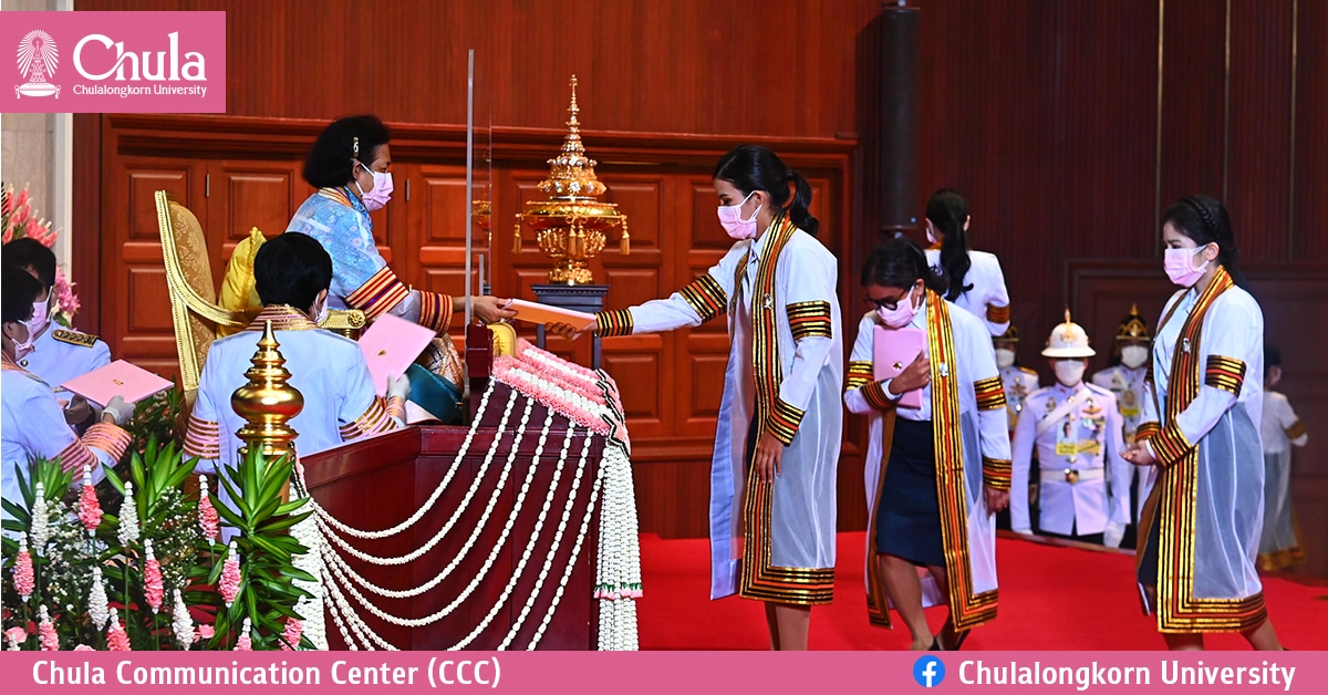 สมเด็จพระกนิษฐาธิราชเจ้า กรมสมเด็จพระเทพรัตนราชสุดาฯ สยามบรมราชกุมารี  เสด็จฯ พระราชทานปริญญาบัตรแก่บัณฑิตจุฬาฯ  ปีการศึกษา 2563 เป็นวันที่สอง