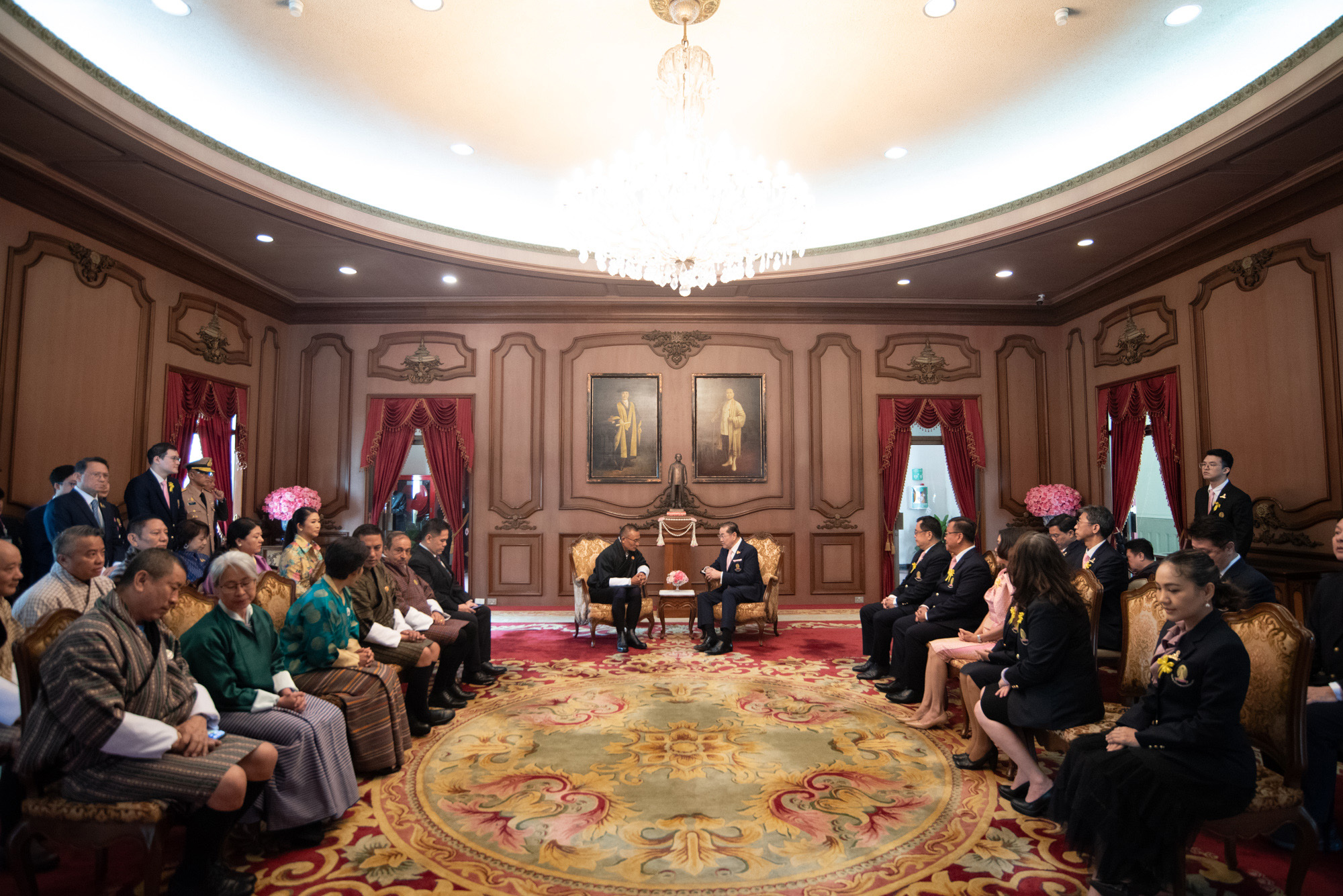 �鶹���� Invites Bhutan Prime Minister Gives a Special Talk on ��Enlightened Leadership��?