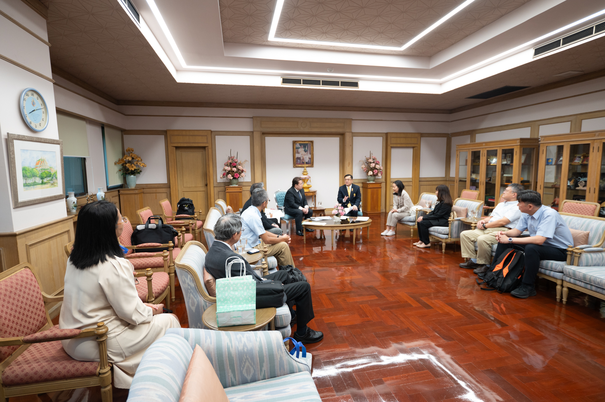 Acting President of �鶹���� Welcomes NICT Japan Executives 