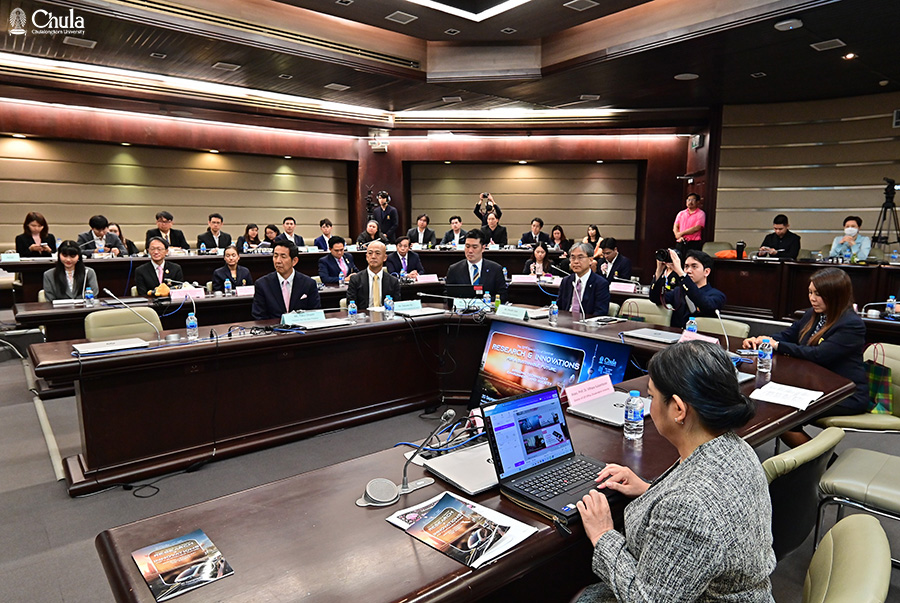 �鶹����, in collaboration with the Asahi Glass Foundation, organized the 32nd Special Seminar and Research Grant Ceremony of the Asahi Glass Foundation Japan for 2024 