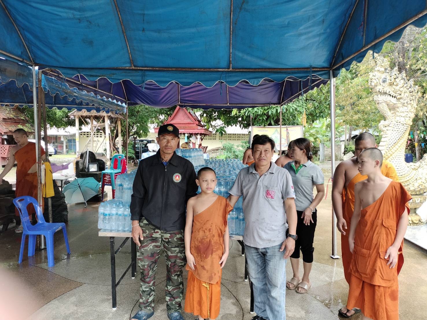 �鶹���� has provided relief through donations to help flood victims in Nan Province. The Centre of Learning Network for Region (CLNR), �鶹����, has delivered items purchased with donations through the account set up for receiving contributions for flood victims in Nan, 