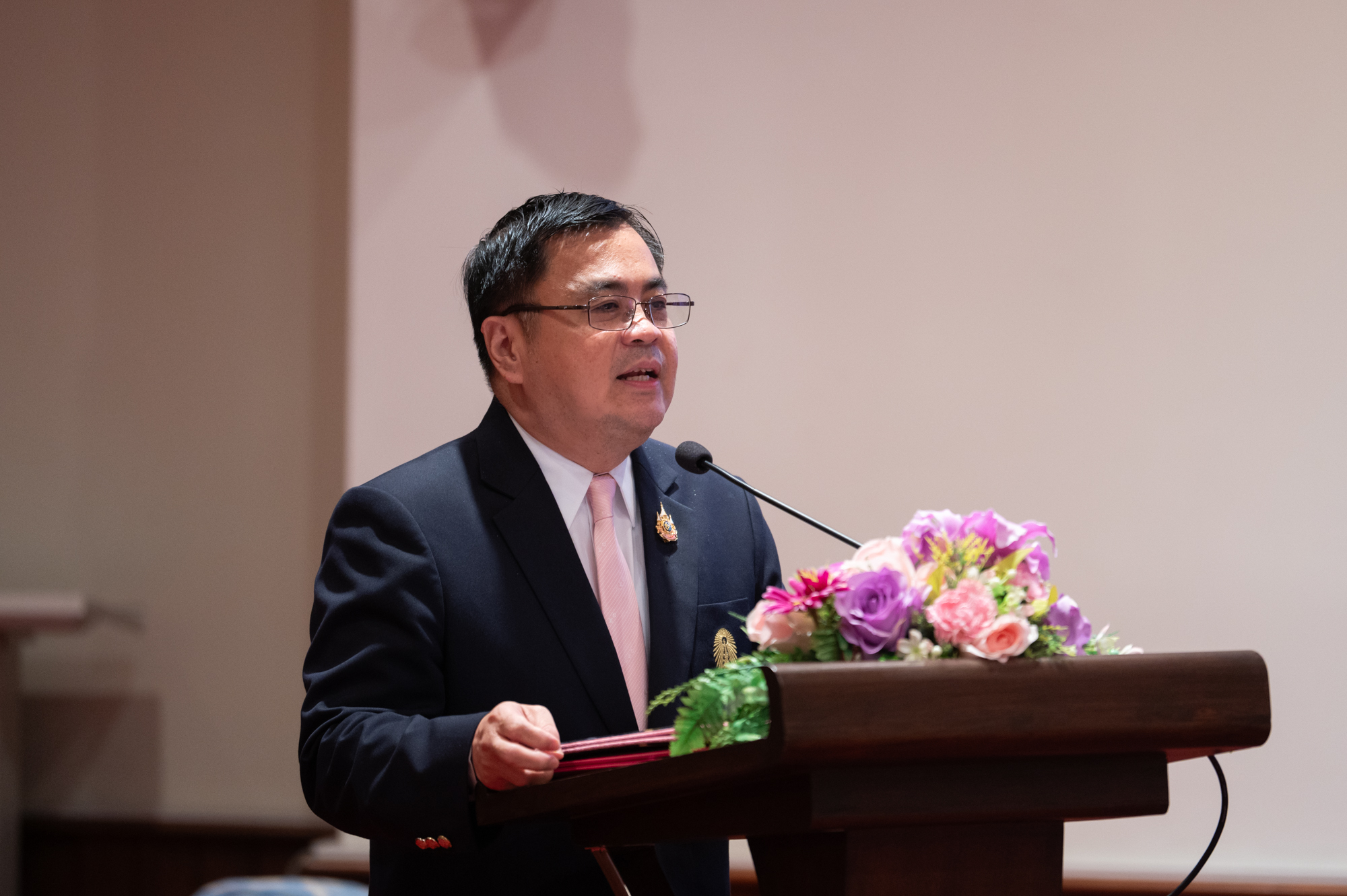 Professor Dr. Wilert Puriwat, Acting President of �鶹����