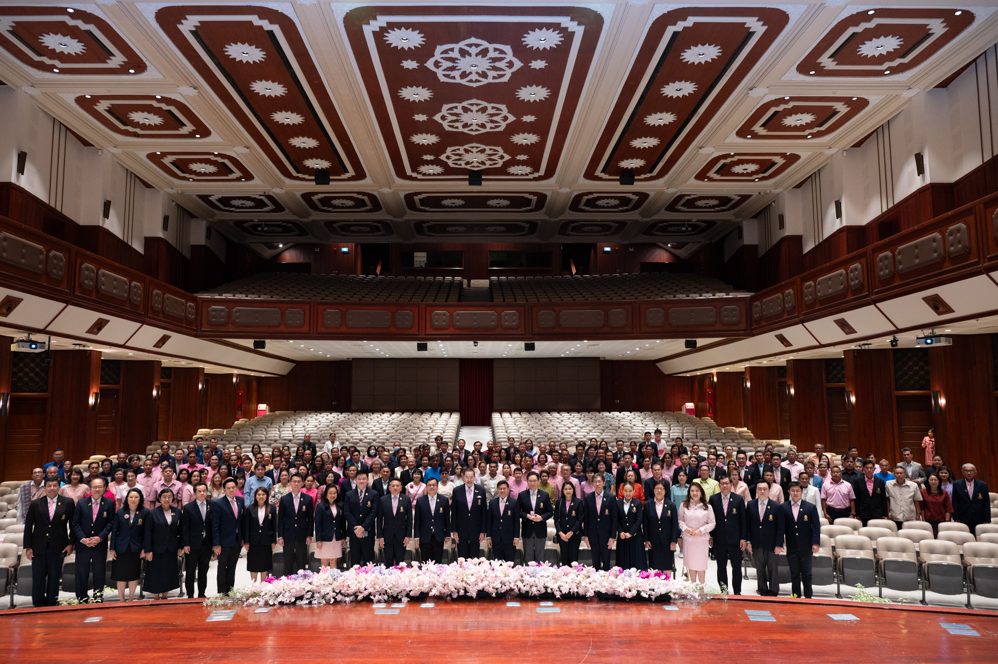 �鶹���� Holds Ceremony for Golden Medal of Honor and Farewell to Retirees for the Year 2024 
