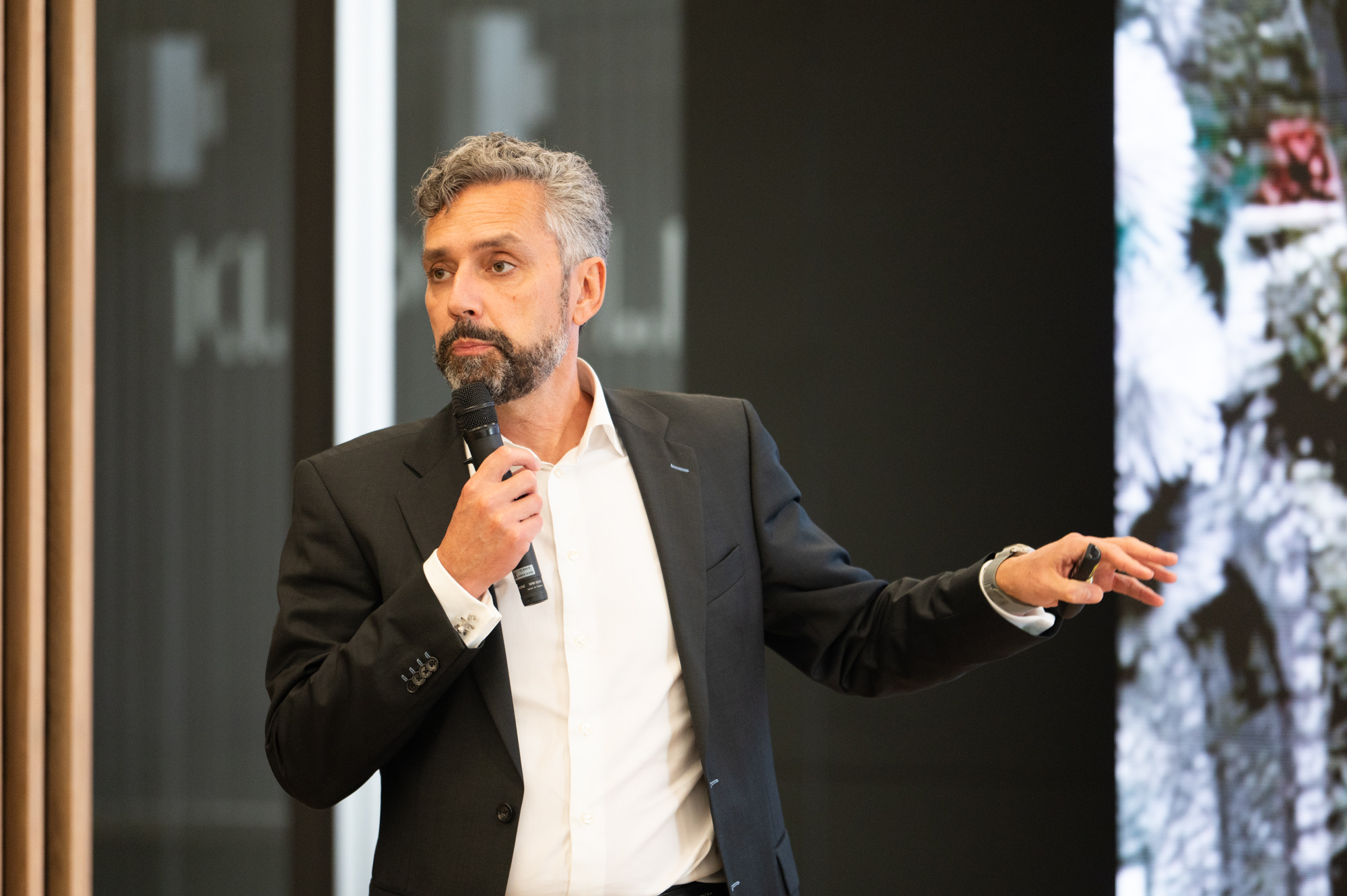 Seminar "From Startups to Scale-Ups: a Swedish Perspective" CUTIP Partners to Boost Thai Startups�� Global Success in Sweden