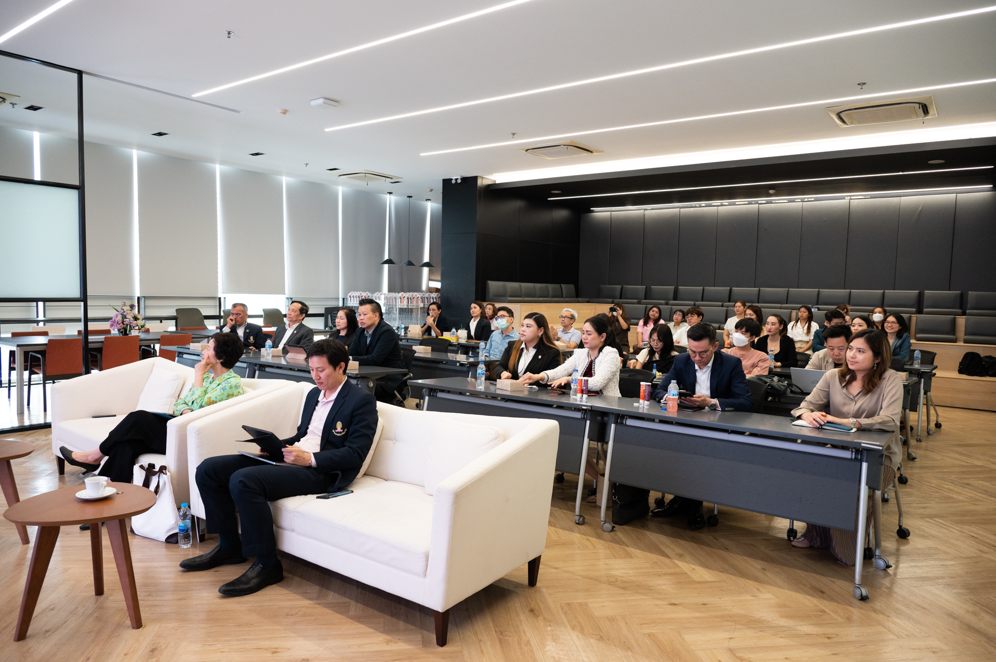 Seminar "From Startups to Scale-Ups: a Swedish Perspective" CUTIP Partners to Boost Thai Startups�� Global Success in Sweden