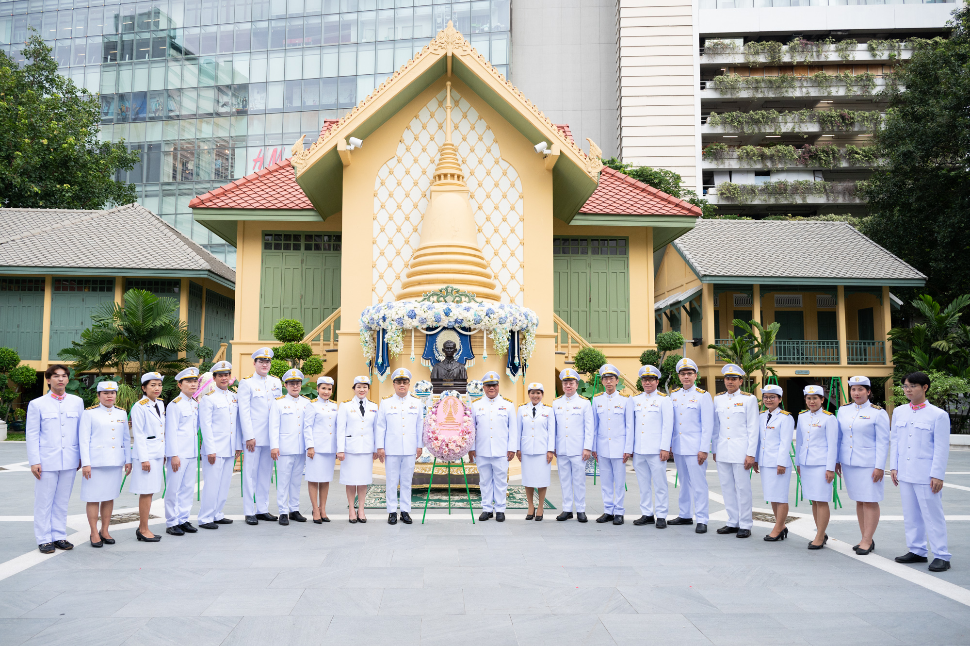 Chula Administrators Attend the Wreath-Laying Ceremony in Honor of Prince Mahidol of Songkhla on Mahidol Day?