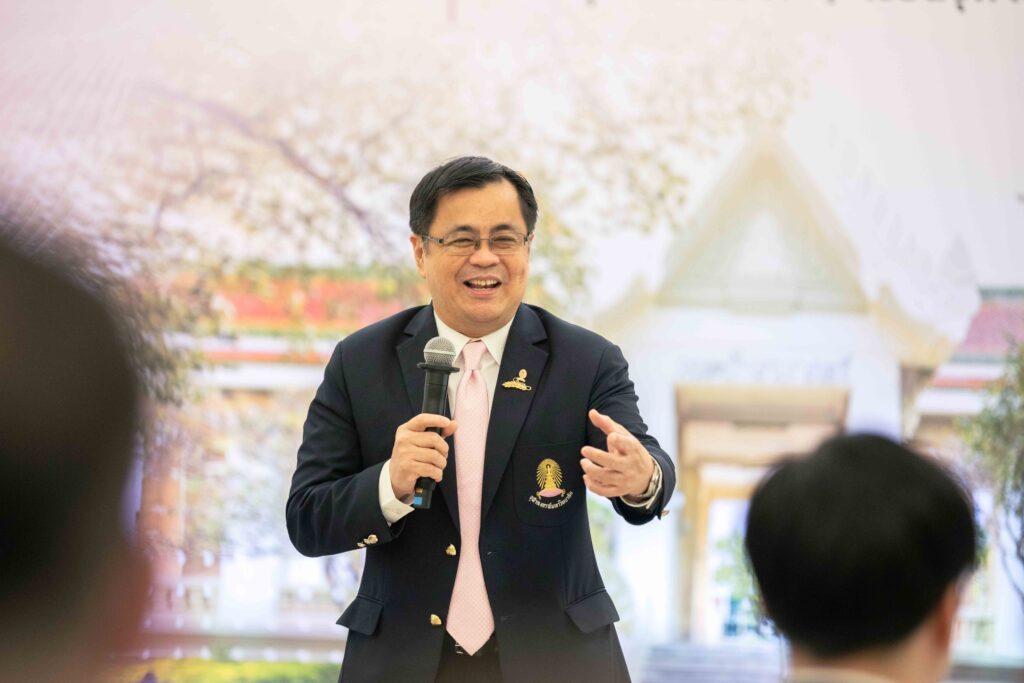 Professor Dr. Wilert Puriwat President, �鶹����