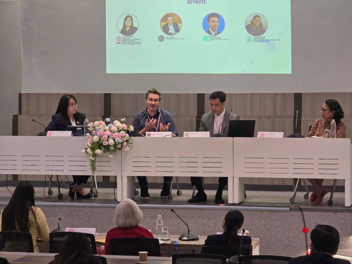 Economic Justice at the Base of the Economic Pyramid: Promoting Fairness and Inclusion for Informal Workers?