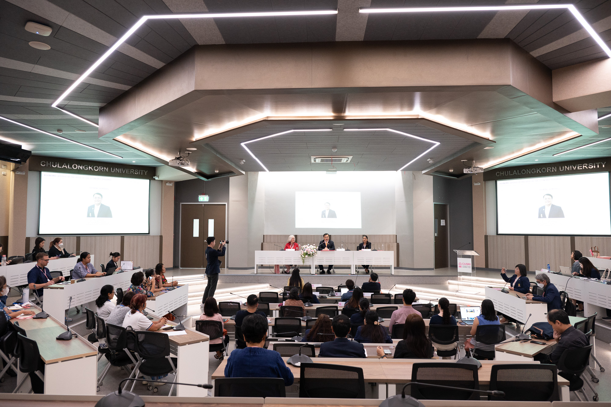 Economic Justice at the Base of the Economic Pyramid: Promoting Fairness and Inclusion for Informal Workers?