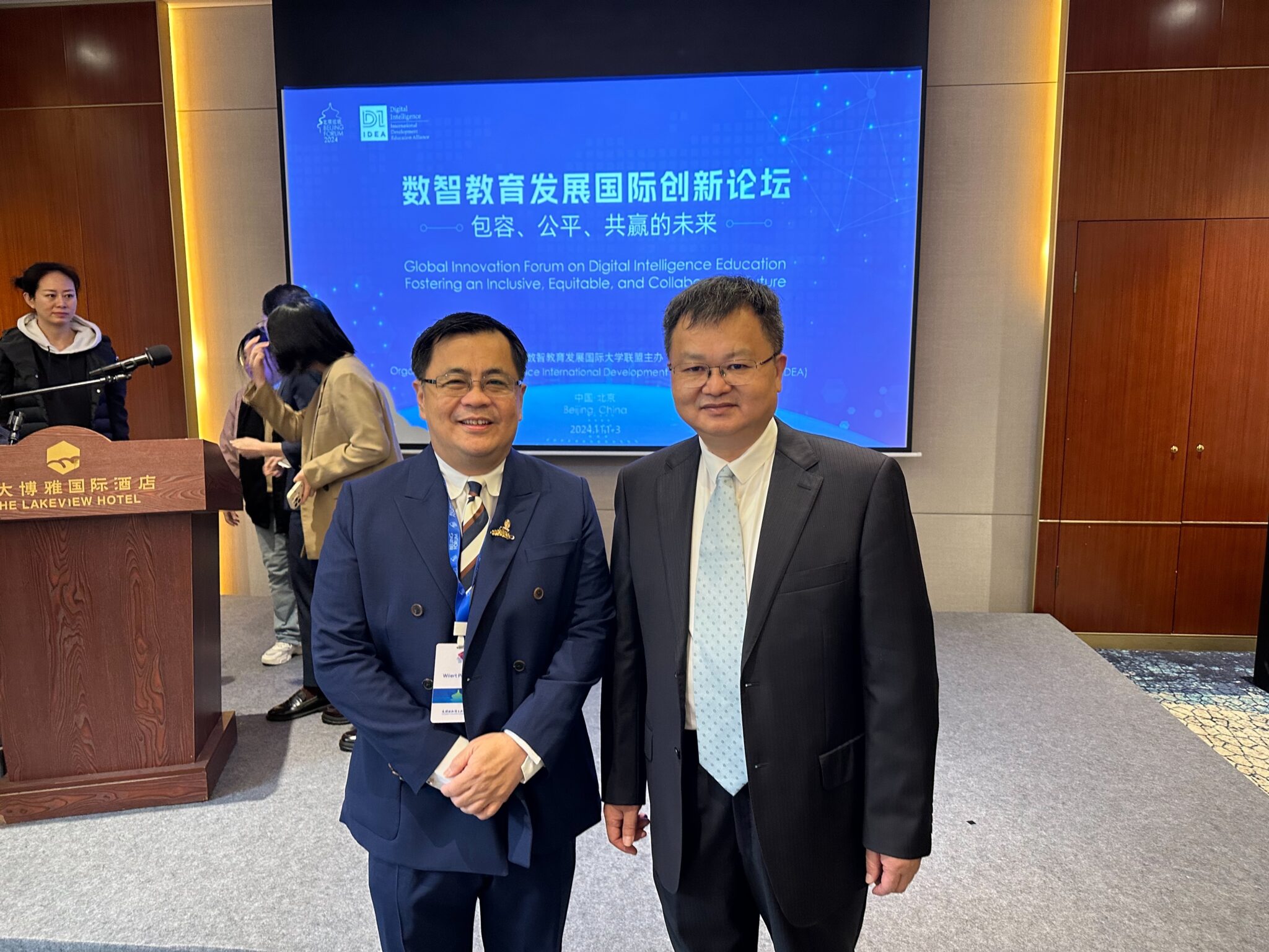 Chula President Attends the Beijing Forum 2024 and Delivers a Lecture on ��Digital Intelligence Education��
