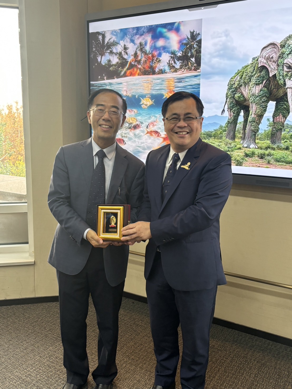 Chula Discusses Academic Collaboration with Tsinghua University, People's Republic of China 