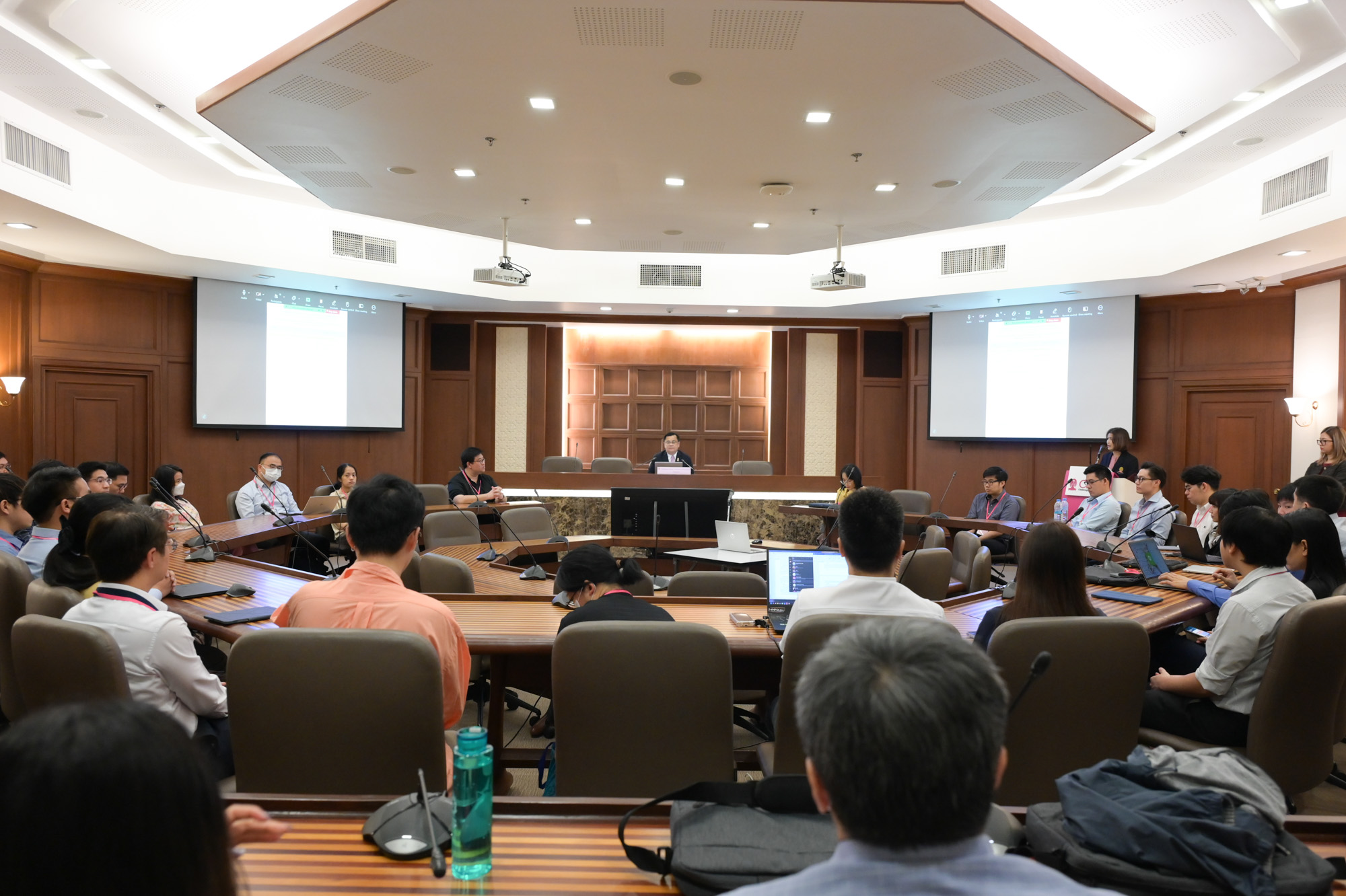 Orientation for New Lecturers and Researchers: ��Potential Development for New Lecturers and Researchers�� Gen 30?