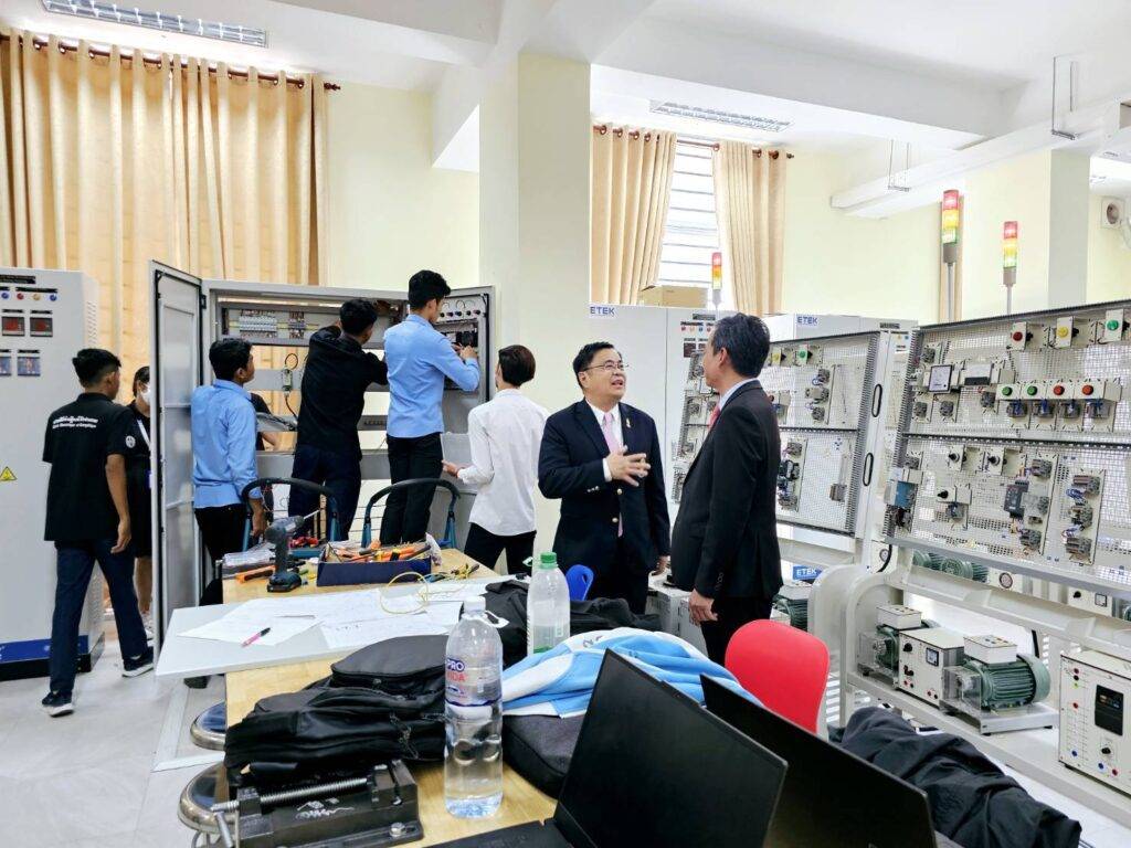 The President of Chula Meets with Cambodian Minister of Education, a Graduate of the Faculty of Education Strengthening Relations and Integrating Knowledge for Youth in the Region?