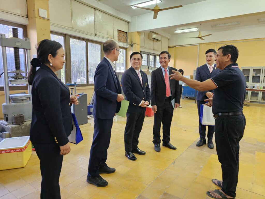 The President of Chula Meets with Cambodian Minister of Education, a Graduate of the Faculty of Education Strengthening Relations and Integrating Knowledge for Youth in the Region?