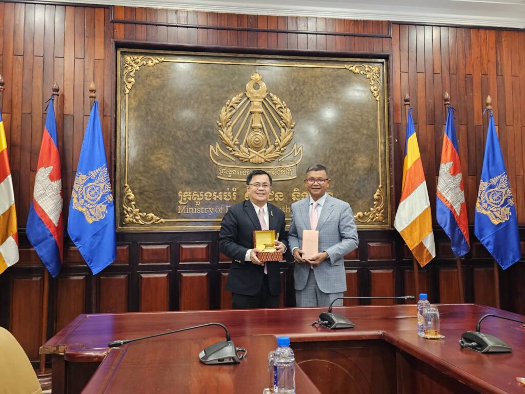 The President of Chula Meets with Cambodian Minister of Education, a Graduate of the Faculty of Education Strengthening Relations and Integrating Knowledge for Youth in the Region?