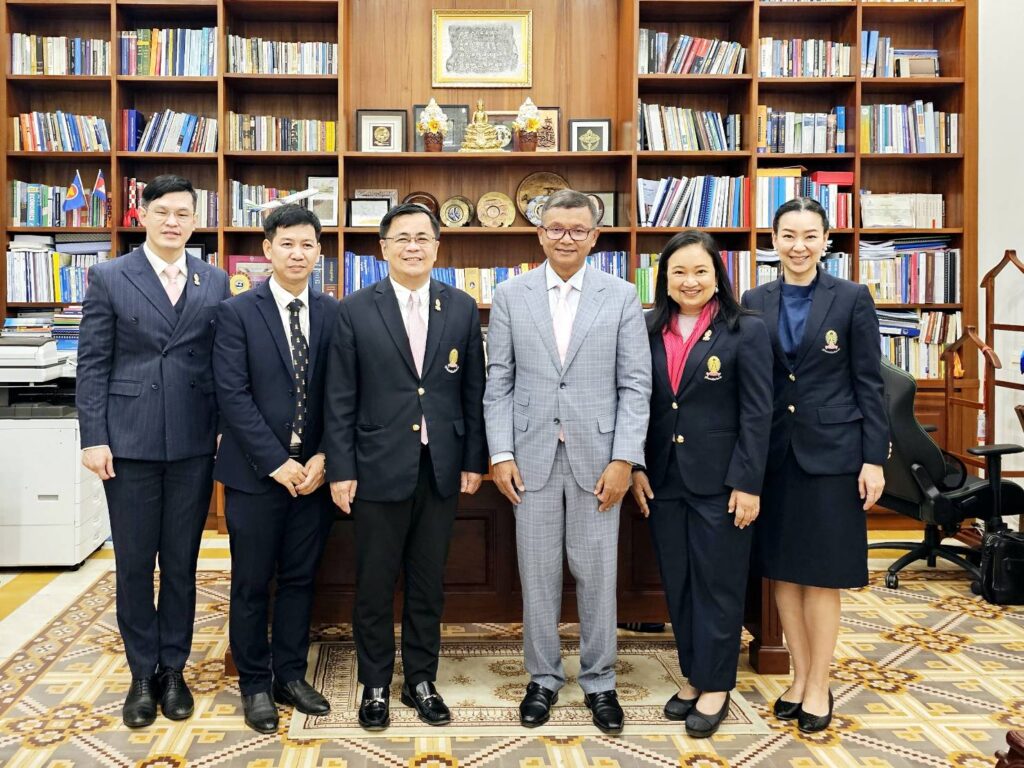 The President of Chula Meets with Cambodian Minister of Education, a Graduate of the Faculty of Education Strengthening Relations and Integrating Knowledge for Youth in the Region?
