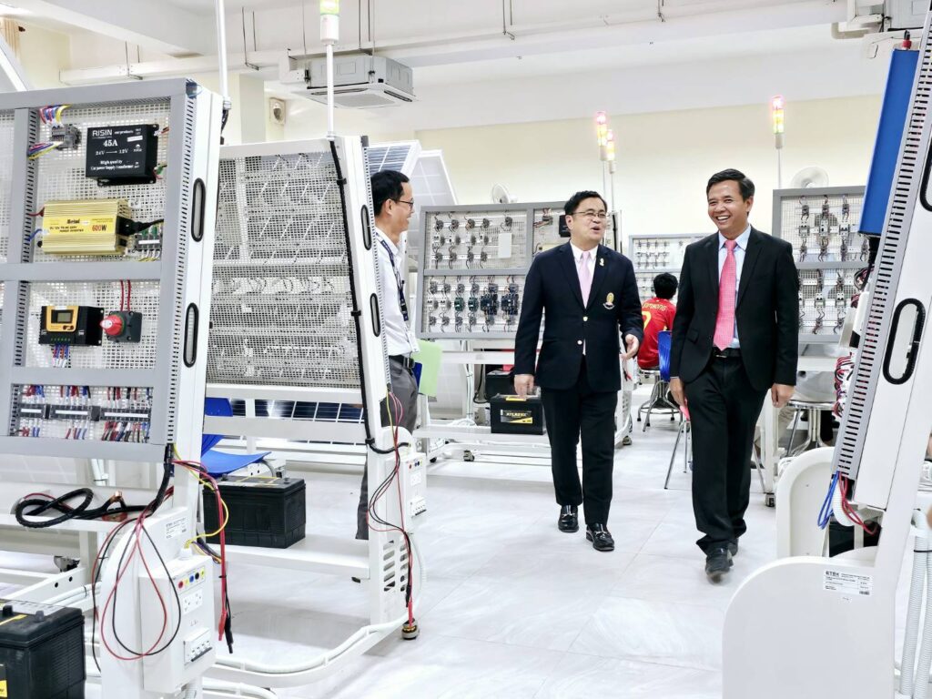 The President of Chula Meets with Cambodian Minister of Education, a Graduate of the Faculty of Education Strengthening Relations and Integrating Knowledge for Youth in the Region?