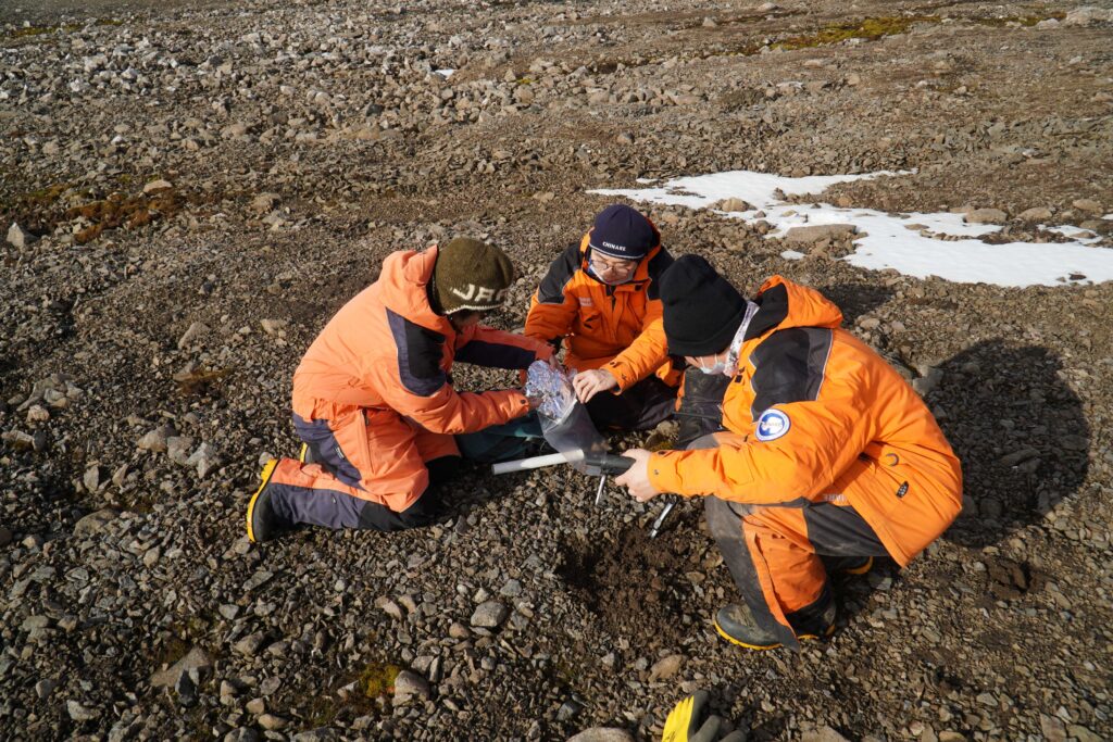 Thai Research Team Reaches Antarctica, Finds Alarming Increase in Ice Melt Levels Due to Global Warming?