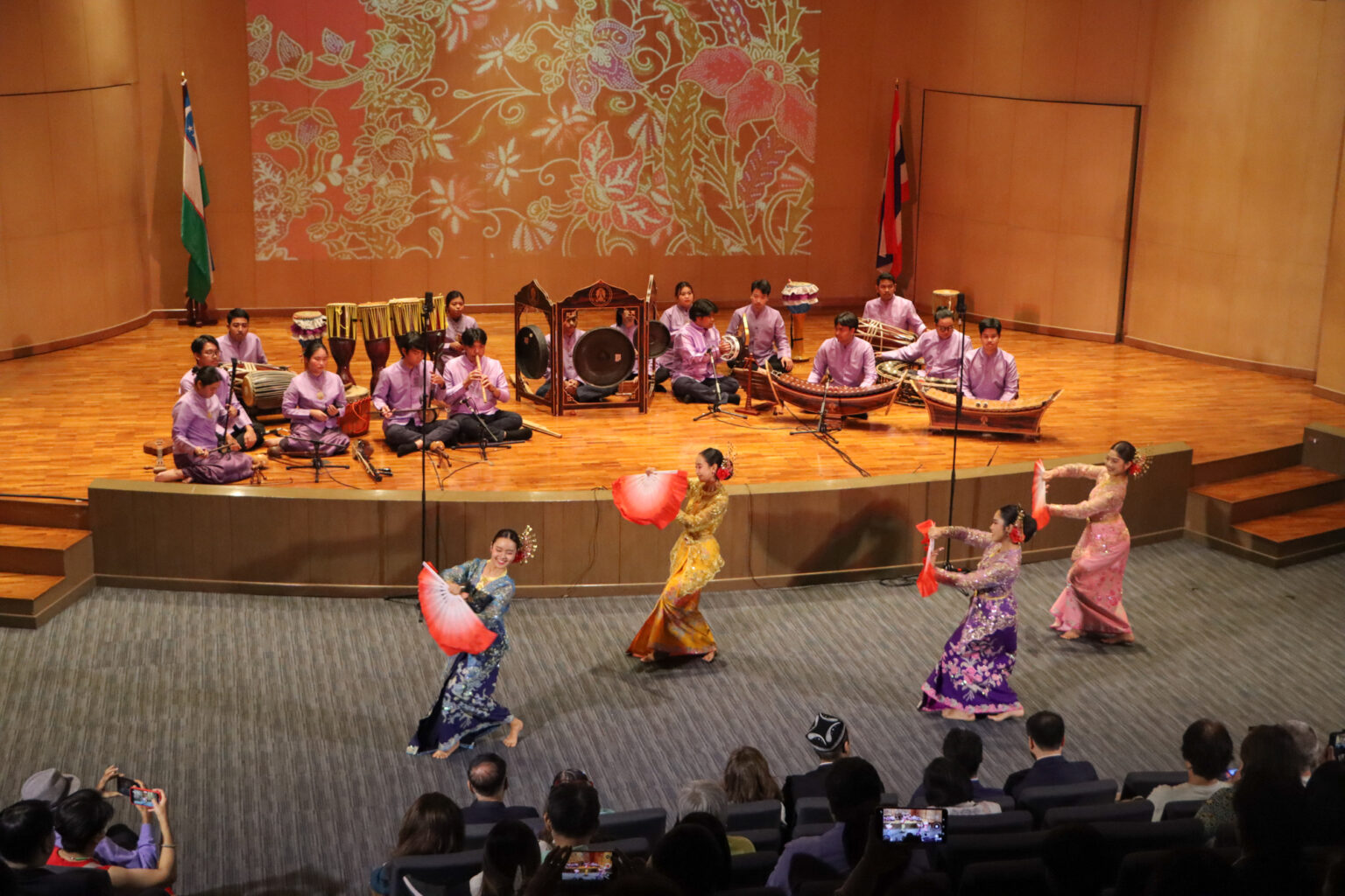 Faculty of Fine and Applied Arts, �鶹����, Sign an MOU and a Concert and Performances with Artists from Uzbekistan State Institute of Arts and Culture 
