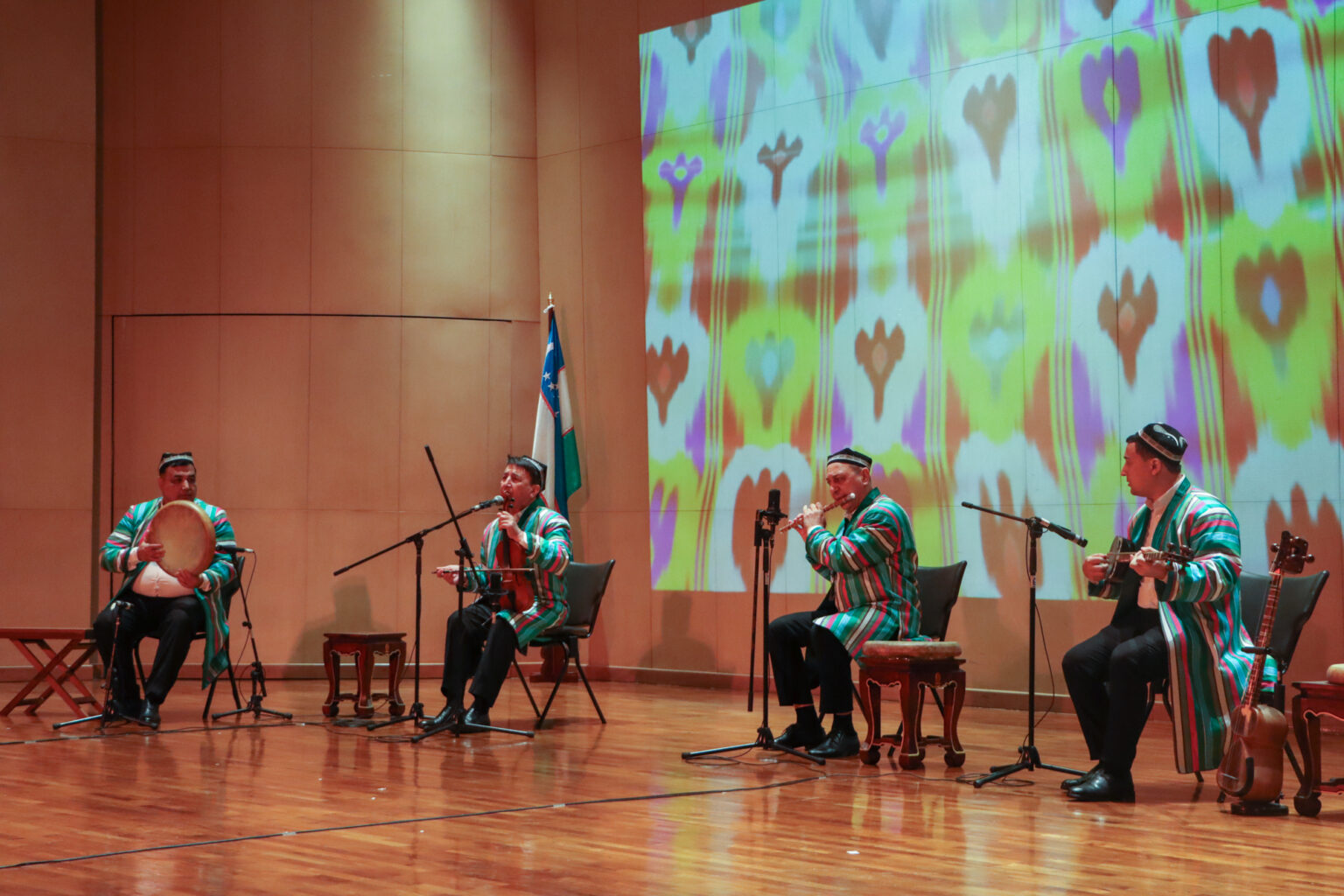 Faculty of Fine and Applied Arts, �鶹����, Sign an MOU and a Concert and Performances with Artists from Uzbekistan State Institute of Arts and Culture 