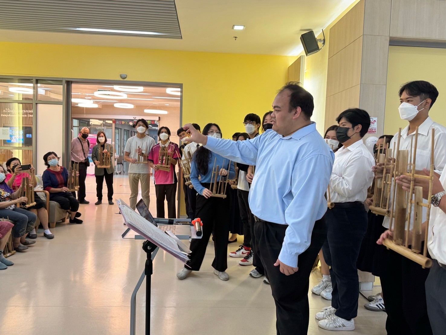 Chula Fine Arts Delivers Elder Eats 1.0 & Music Therapy to Elderly at King Chulalongkorn Memorial Hospital