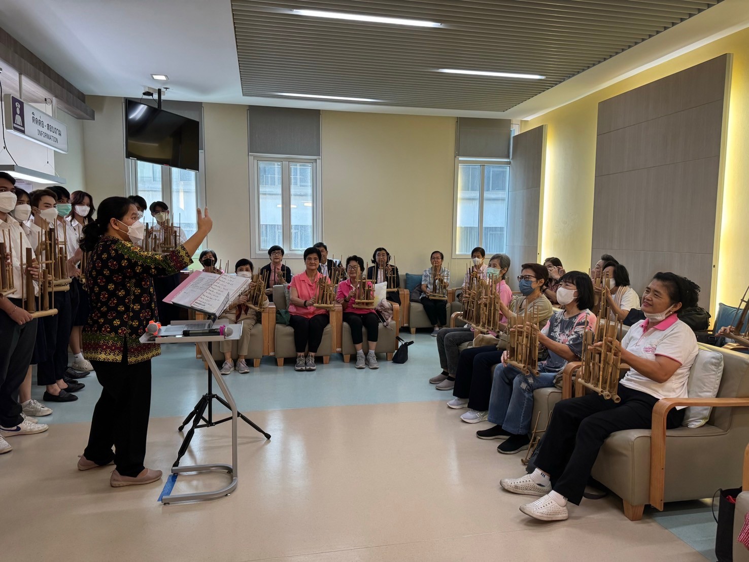 Chula Fine Arts Delivers Elder Eats 1.0 & Music Therapy to Elderly at King Chulalongkorn Memorial Hospital