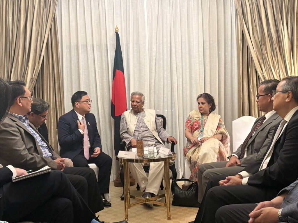 Chula President Meets Bangladesh Nobel Laureate to Discuss Grameen Bank Cooperation 