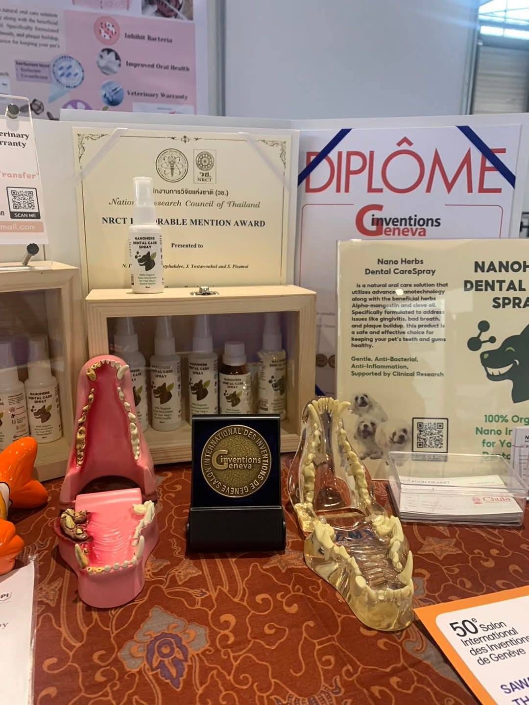 Chulalongkorn University’s Nano-Herbs Dental Spray for Dogs Wins Innovation Award in Switzerland