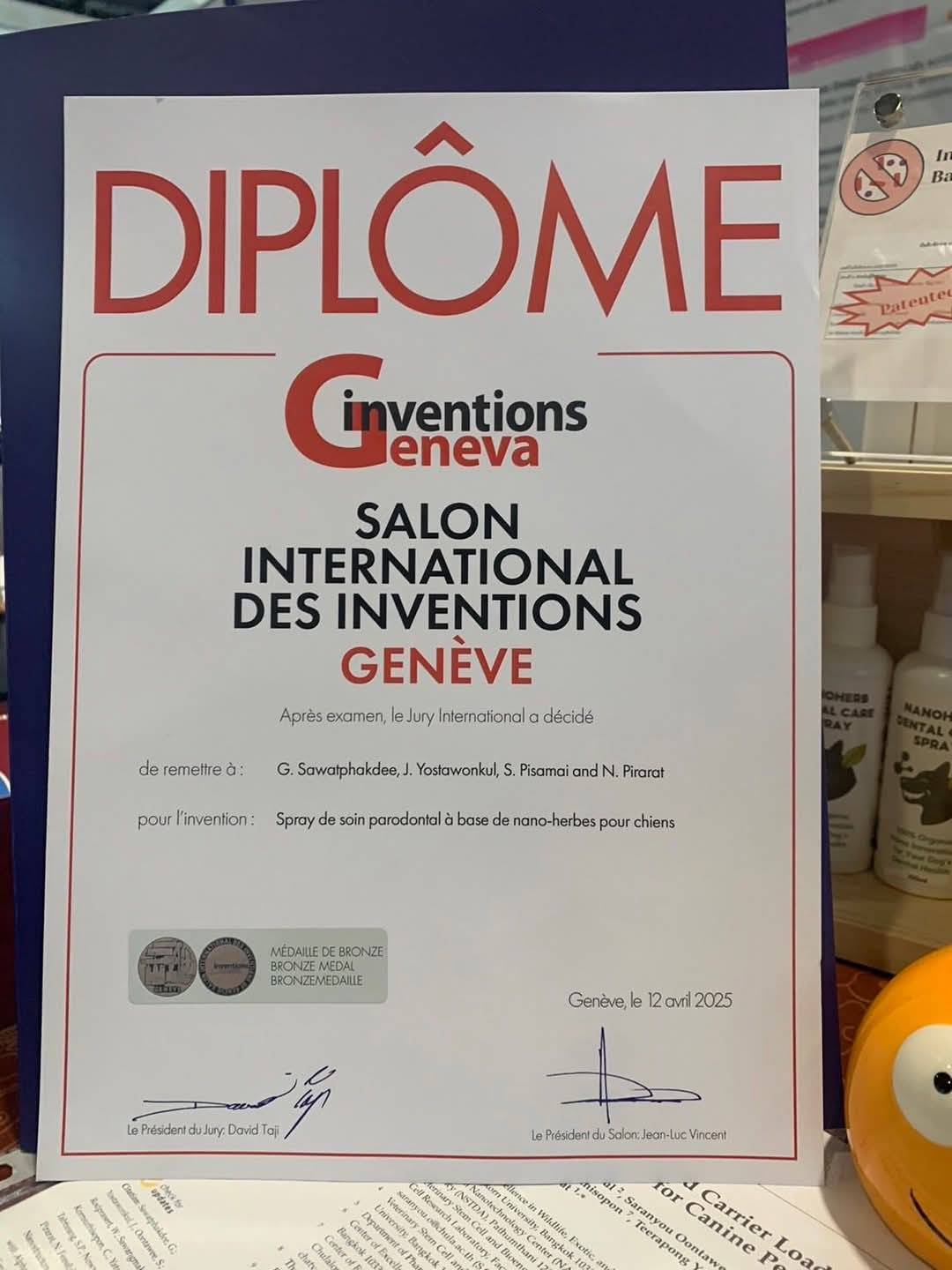 Chulalongkorn University’s Nano-Herbs Dental Spray for Dogs Wins Innovation Award in Switzerland