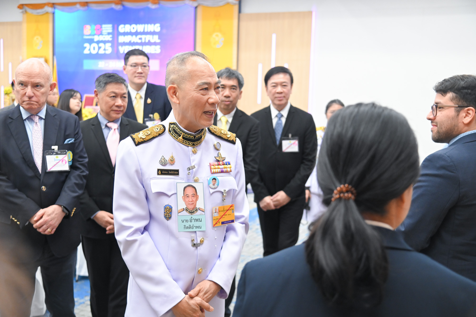 Representing His Majesty the King, the Privy Councillor, Presents Awards to the Winning Team of the Bangkok Business Challenge 2025