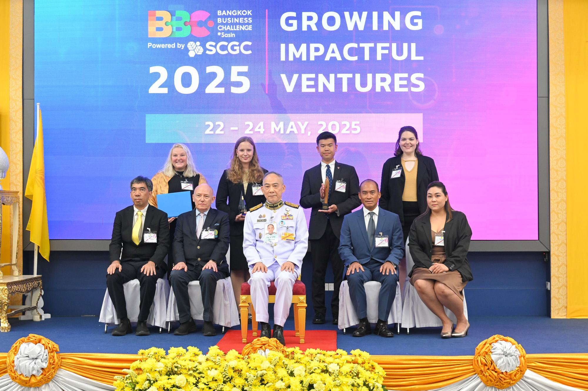 Representing His Majesty the King, the Privy Councillor, Presents Awards to the Winning Team of the Bangkok Business Challenge 2025