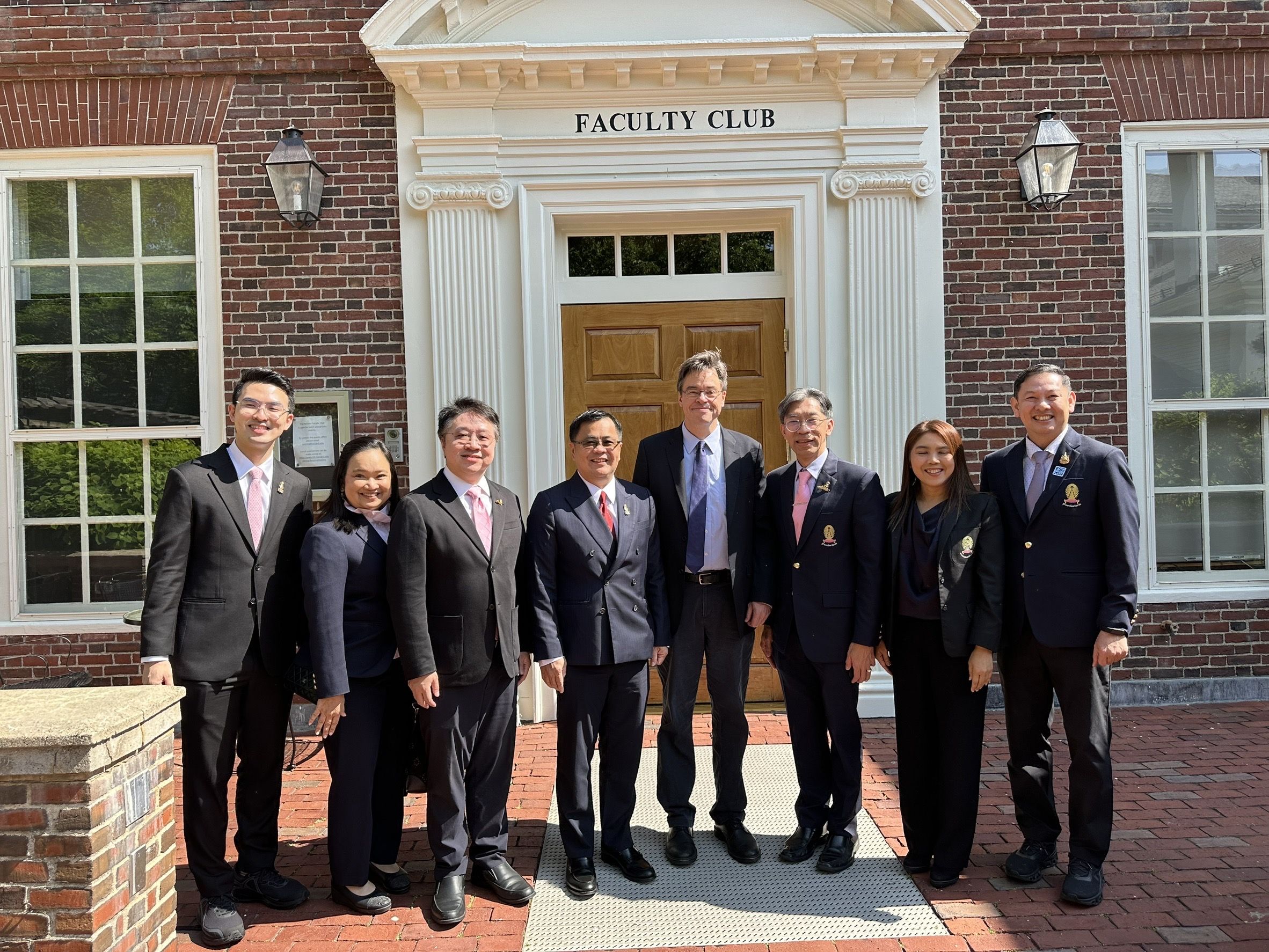 Chula�CHarvard Collaboration Marks a Milestone in Globalizing Thai Intellectual Heritage?