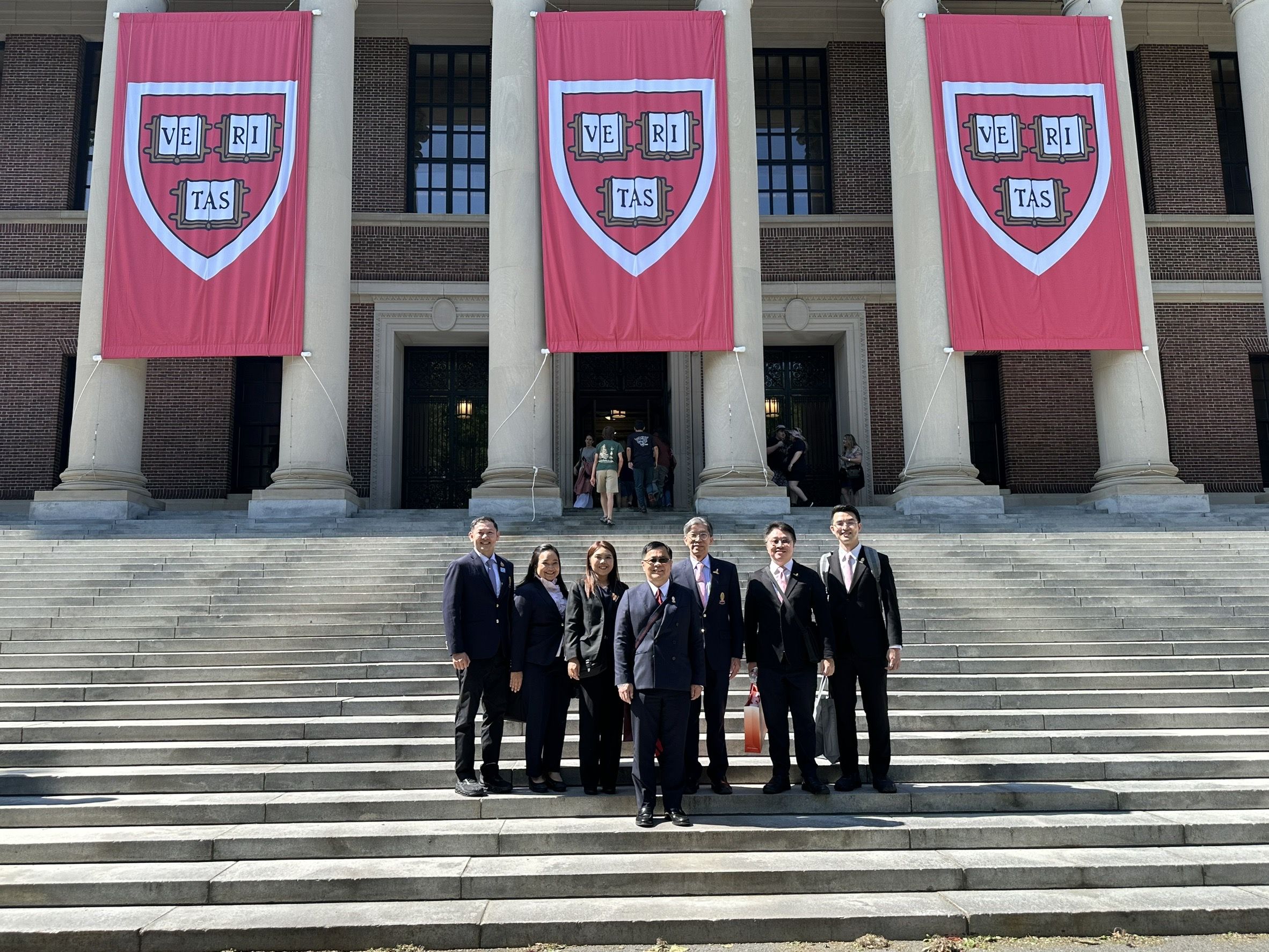 Chula�CHarvard Collaboration Marks a Milestone in Globalizing Thai Intellectual Heritage?