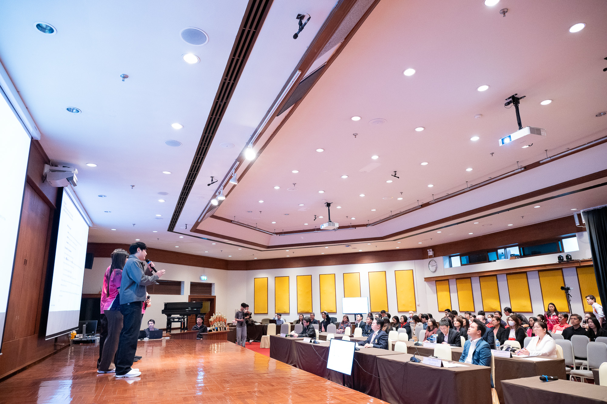 Hackathon for Growth: Chula Staff Showcase AI Solutions for a “University of AI” Vision 