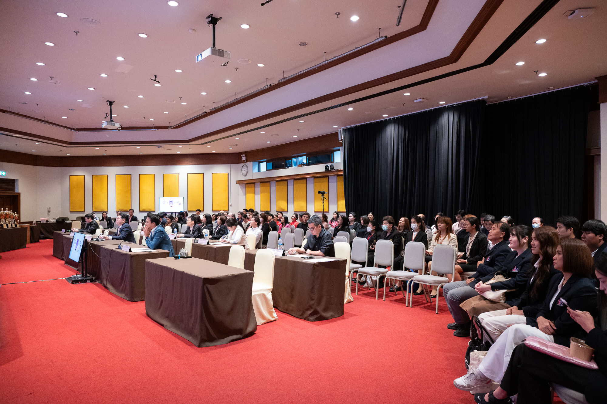 Hackathon for Growth: Chula Staff Showcase AI Solutions for a “University of AI” Vision 